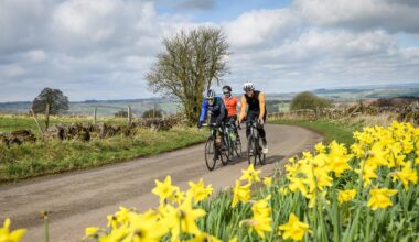 What are the physical and mental health benefits of cycling?