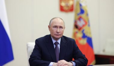 Ukraine-Russia war live: Putin minister issues recession warning while Russia admits massive losses on frontline