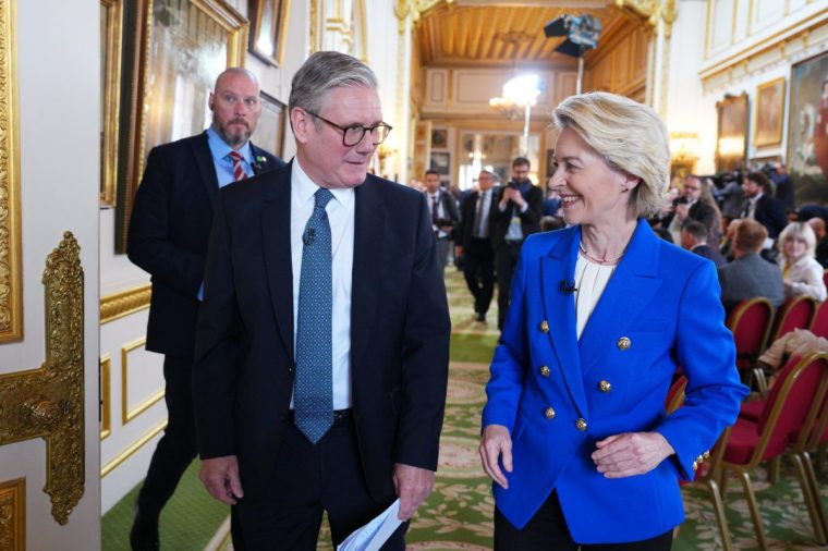 LONDON, ENGLAND - MAY 19: UK Prime Minister Keir Starmer and President of the European Commission, Ursula von der Leyen attend a press conference at the UK-EU summit at Lancaster House on May 19, 2025 in London, England. Prime Minister Keir Starmer is hosting leaders from the European Union for the first UK-EU Summit since Britain's withdrawal from the EU in January 2020, to discuss plans for resetting the UK's relationship with the bloc. The Labour government has said it will deliver a stronger partnership with the EU, "strengthening our alliances and closing deals in the interests of British people." According to the European Council, the meeting will also be an opportunity for the leaders to reaffirm a joint commitment to peace and security in Europe. (Photo by Carl Court/Getty Images)