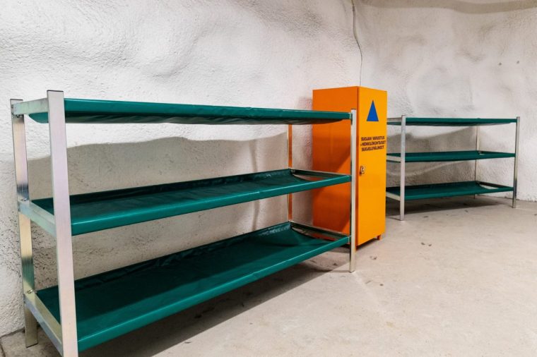 They are equipped with bunk beds (Photo: Roni Rekomaa / Bloomberg via Getty Images)