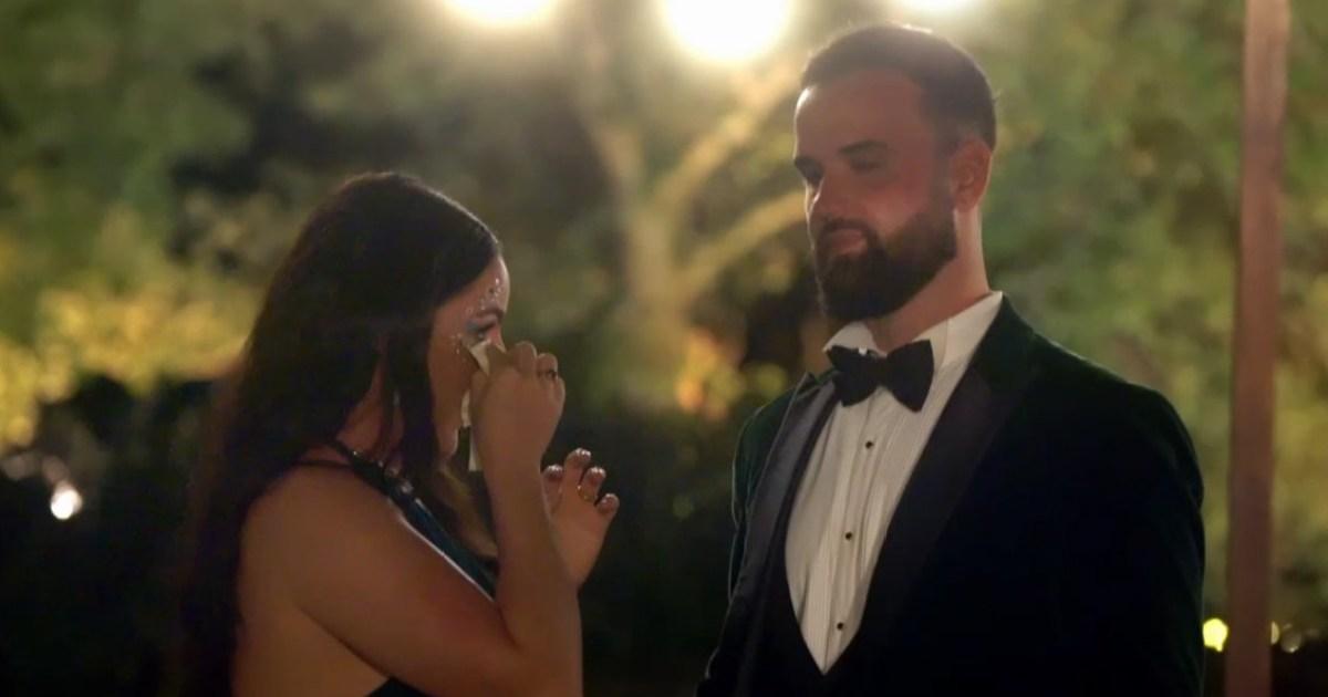 Woman breaks down in tears at 'uncomfortable' sex party with boyfriend