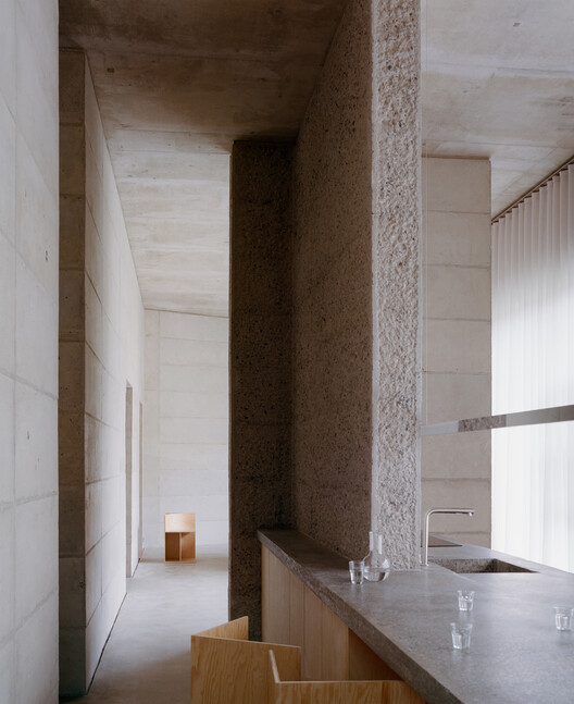 Raw House / Order Matter - Interior Photography, Wood, Concrete