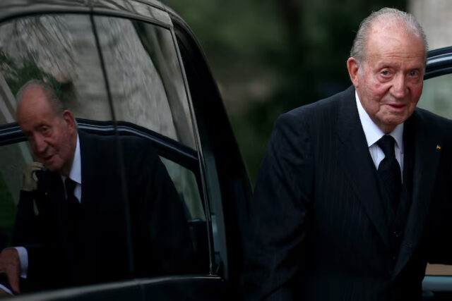 Spain's former King Juan Carlos arrives at the Ismaili Centre Lisbon for the funeral of Prince Karim Al-Hussaini Aga Khan IV, the spiritual leader of Ismaili Muslims, in Lisbon, Portugal, February 8, 2025. REUTERS/Pedro Nunes/File Photo