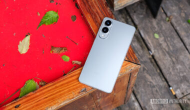 Samsung Galaxy S25 Edge lying down hero