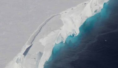 Scientists Uncover A Mysterious Phenomenon Speeding Up Antarctica’s Doomsday Glacier Meltdown!