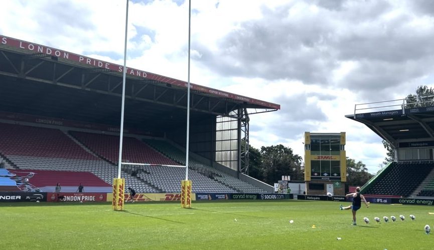 England rugby player kicks to extend her father’s life