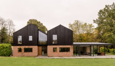 Split House is an award-winning home of two halves in the Chilterns
