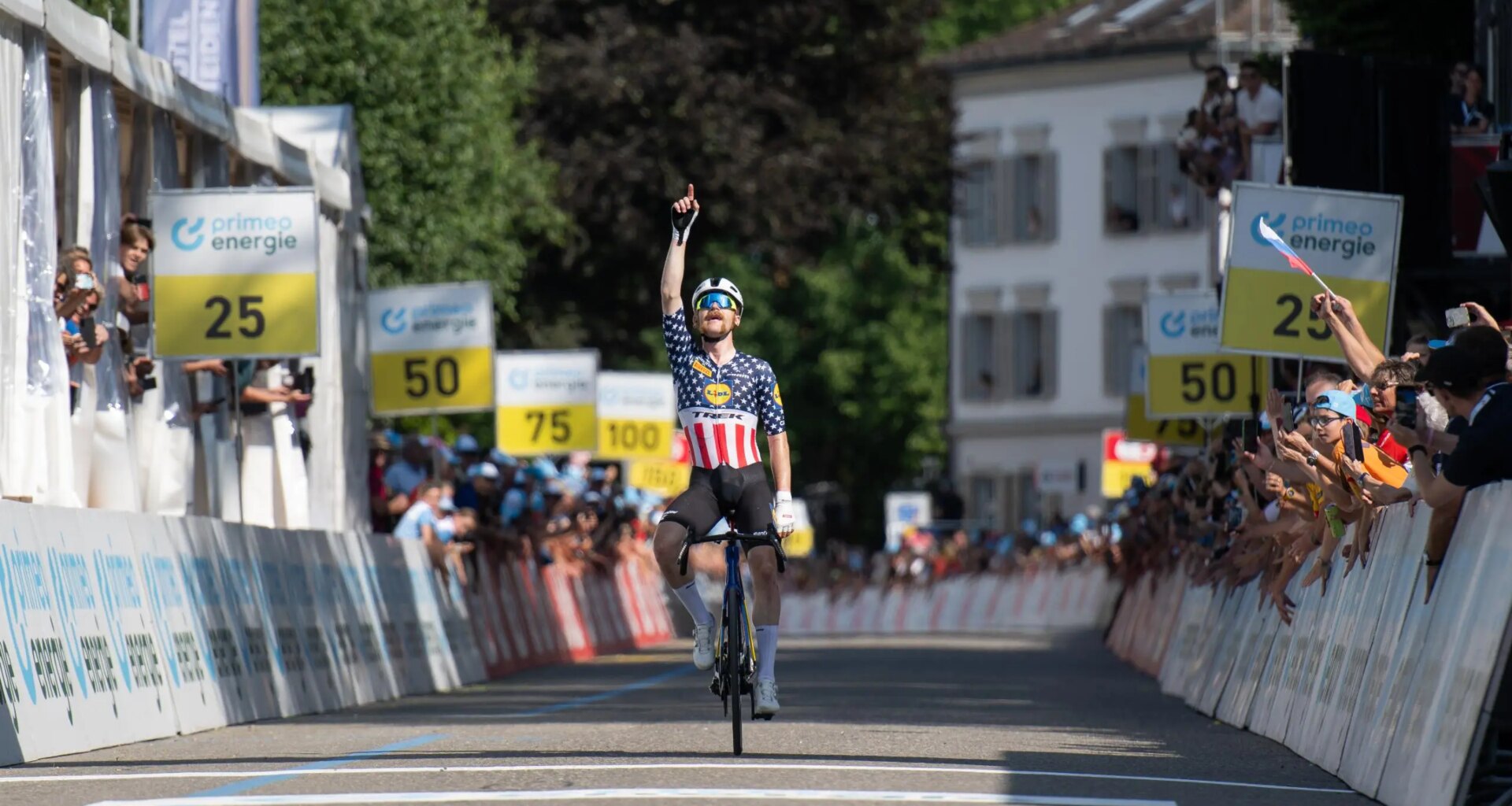An impressive attack earns Quinn Simmons the stage win