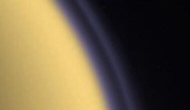 Titan's Atmosphere 'Wobbles Like a Gyroscope' – And No One Knows Why : ScienceAlert