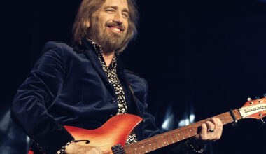 Relive Tom Petty's final-ever performance of 'Wildflowers'