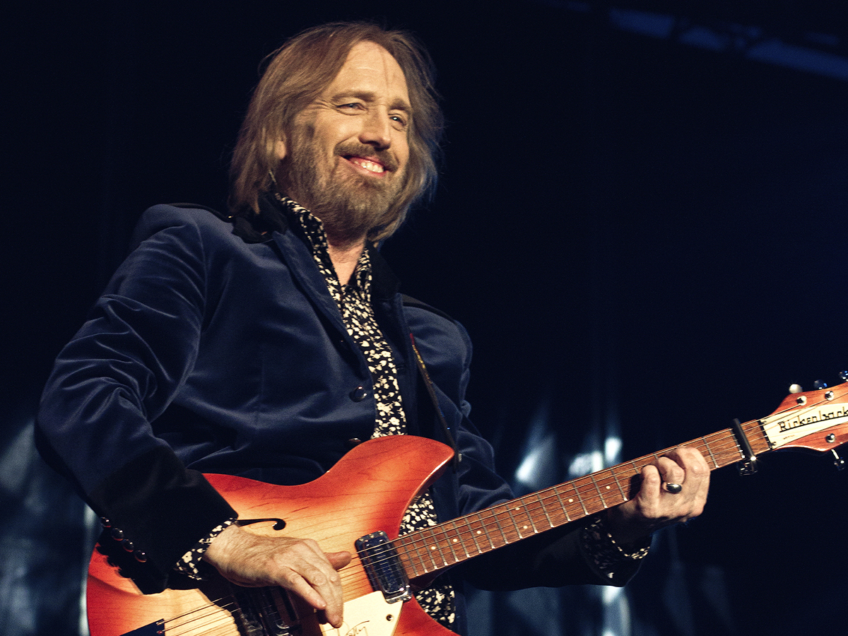 Relive Tom Petty's final-ever performance of 'Wildflowers'