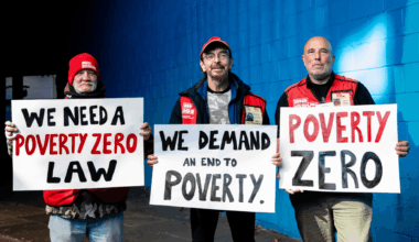 Big Issue vendors back the Poverty Zero campaign.