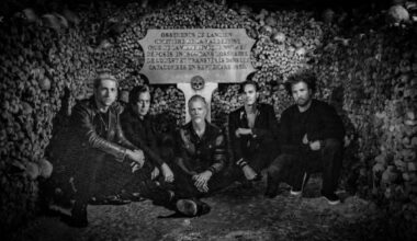 Queens of the Stone Age, 'Alive in the Catacombs': Review