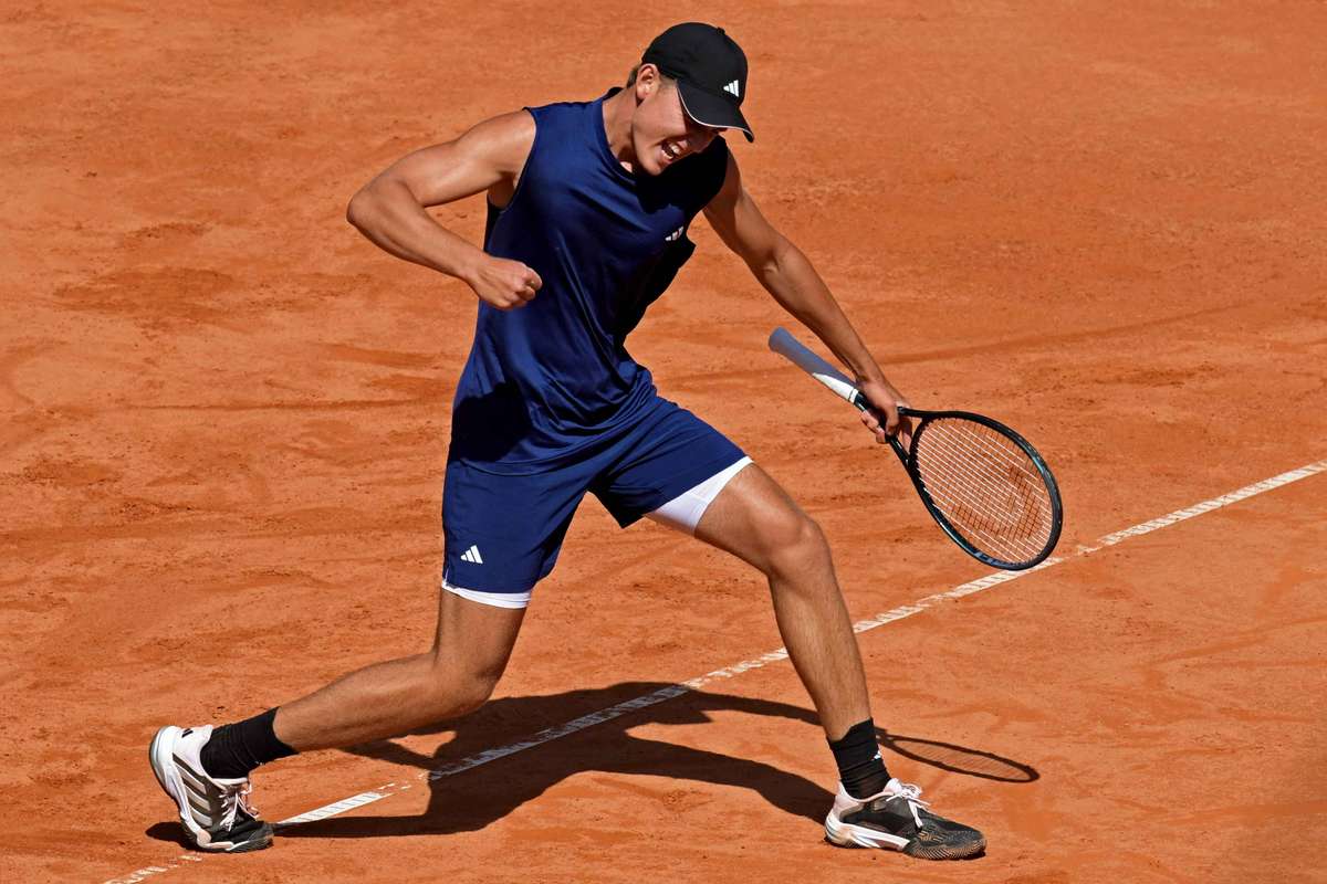 German teen Engel claims shock win in first pro match on grass in Stuttgart