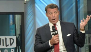 Tony Robbins blasts US retirees for relying on Social Security — how to avoid the trap