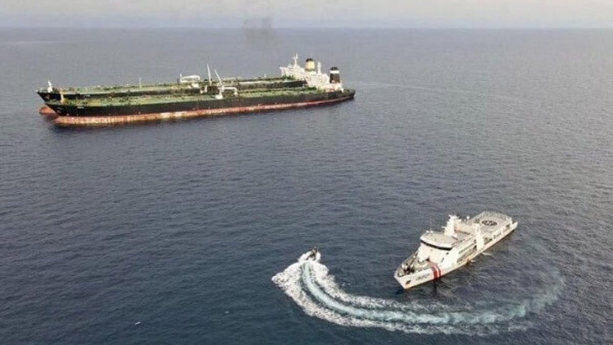 EU's new Russia sanctions to target "shadow fleet", energy sector