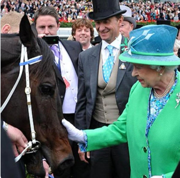 Two queens meet at Royal Ascot in 2012. 