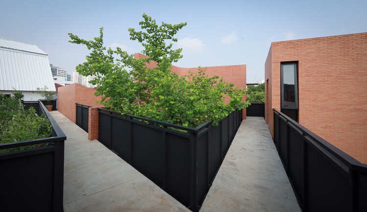Brick Journey / Volume Matrix studio - Exterior Photography