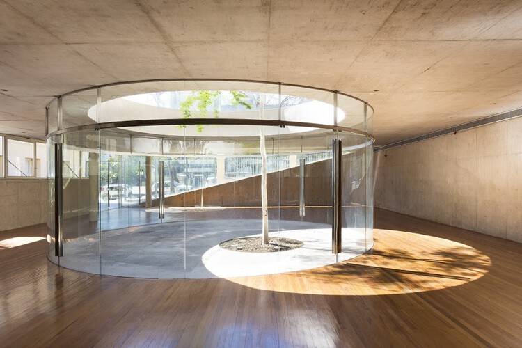 Museum and Gallery Cafés: 10 Examples That Enhance the Cultural Experience - Image 11 of 20