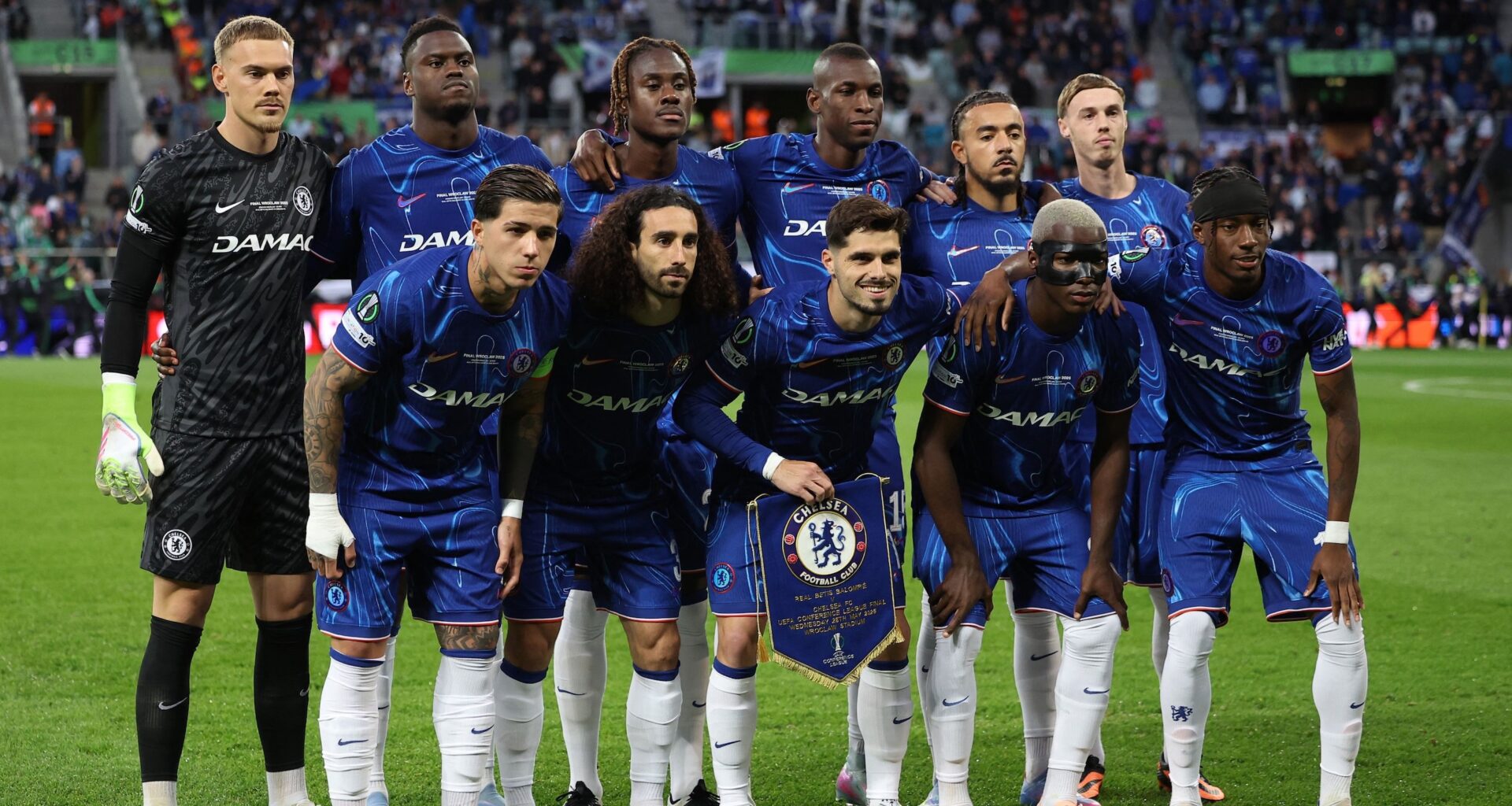 Chelsea could sell one of their "most important" men, two clubs in contact