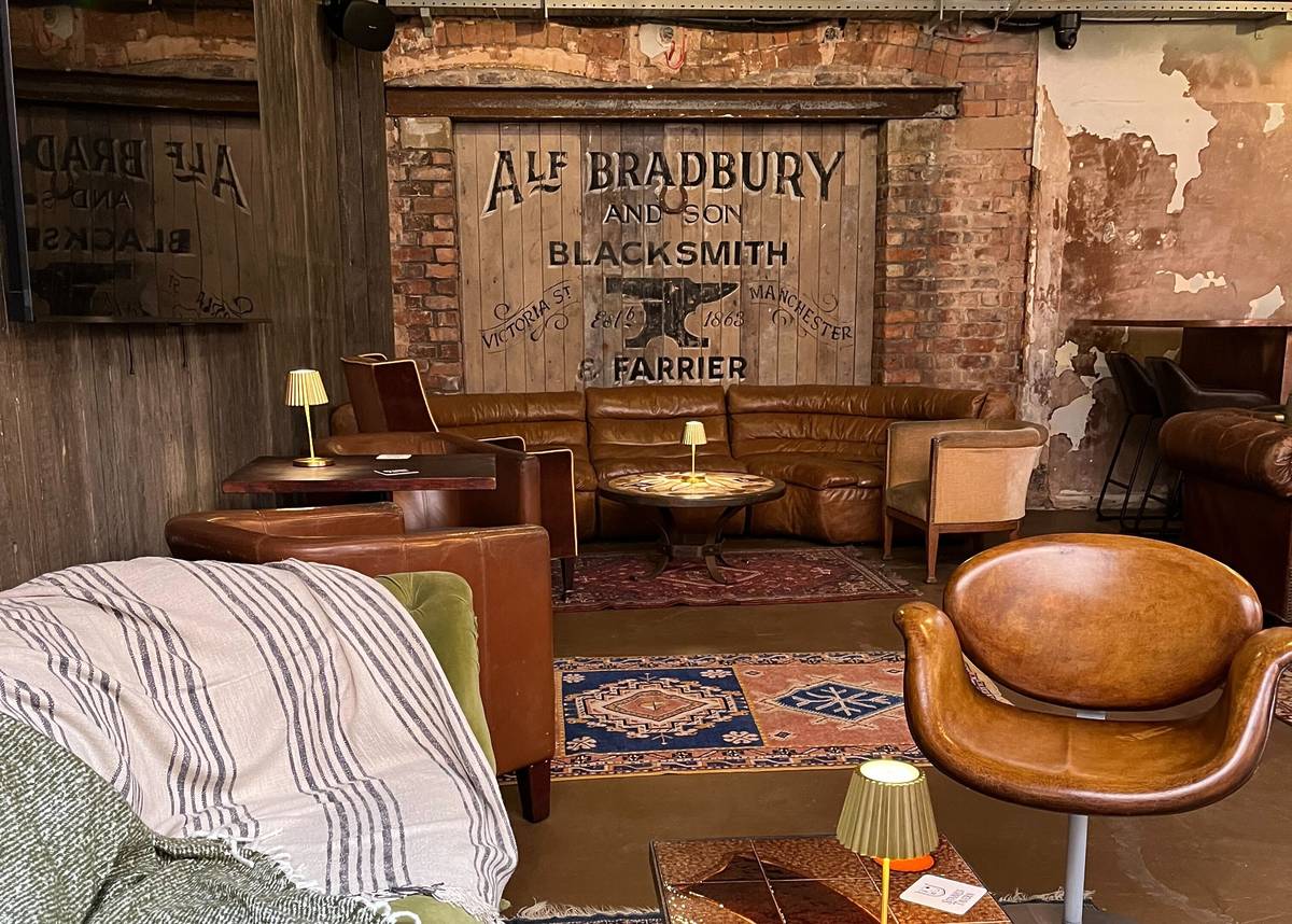 copper room snug area at manchester pub stables tavern