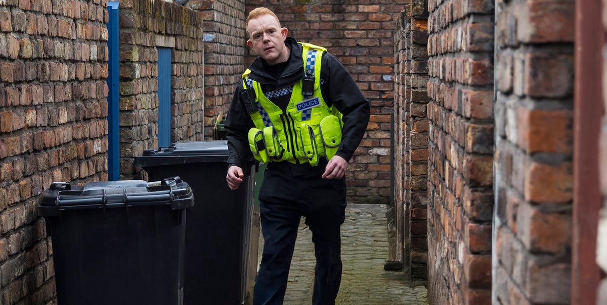 Coronation Street explains key character's absence in Craig story