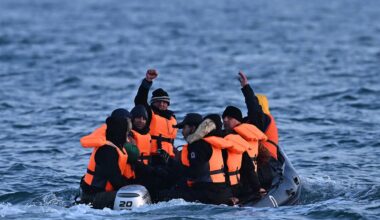 Forget paying France to stop migrants - spend it destroying UK black market that lures them here