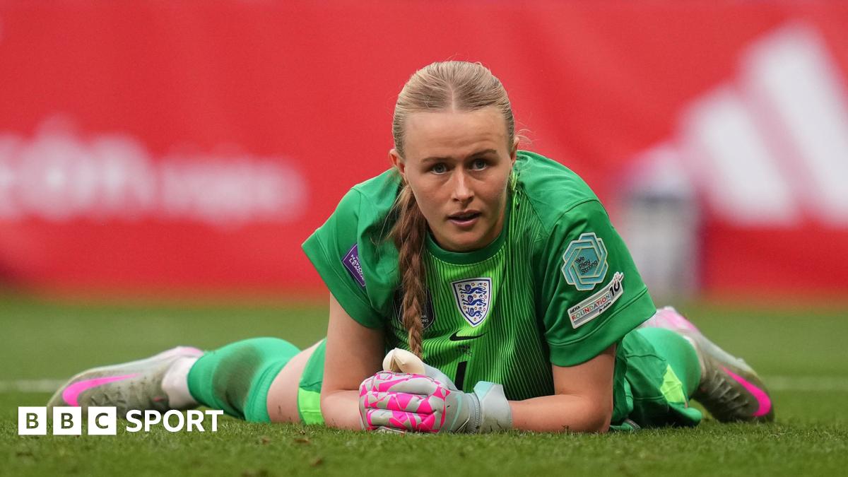 England keeper Hannah Hampton on the floor