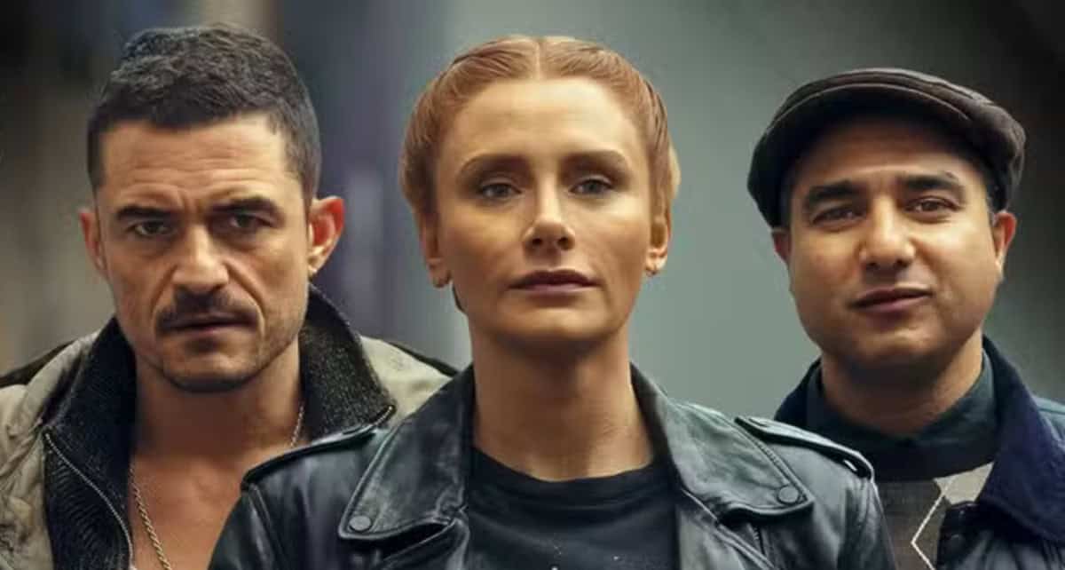 Bryce Dallas Howard and Orlando Bloom improvise a surprisingly good action-comedy