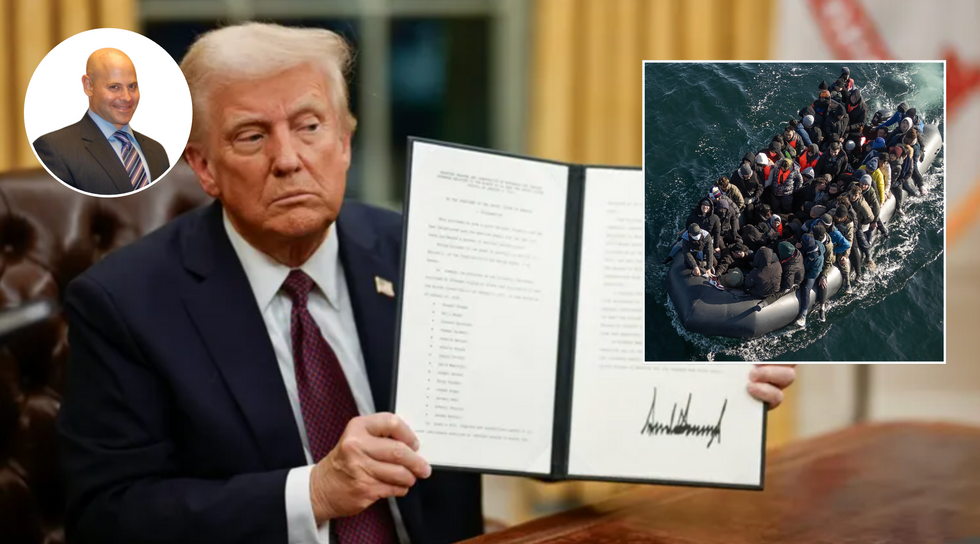 Donald Trump signing executive order