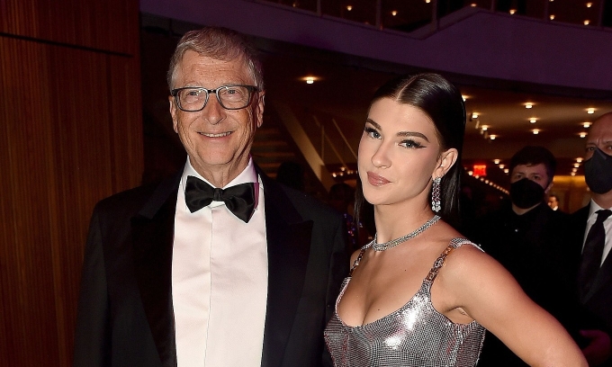 Phoebe Gates, youngest daughter of Bill Gates, says she uses ChatGPT to market her fashion-tech startup