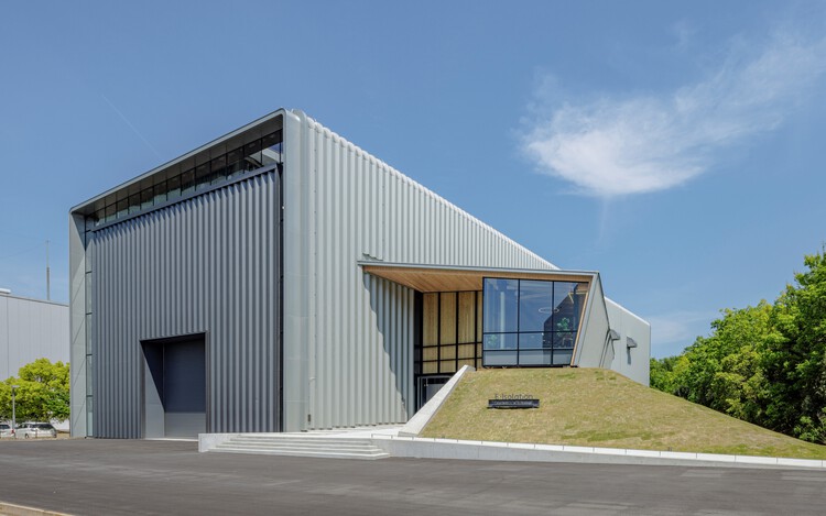 E-Isolations Testing and Research Facility / TAISEI DESIGN Planners Architects & Engineers - Exterior Photography