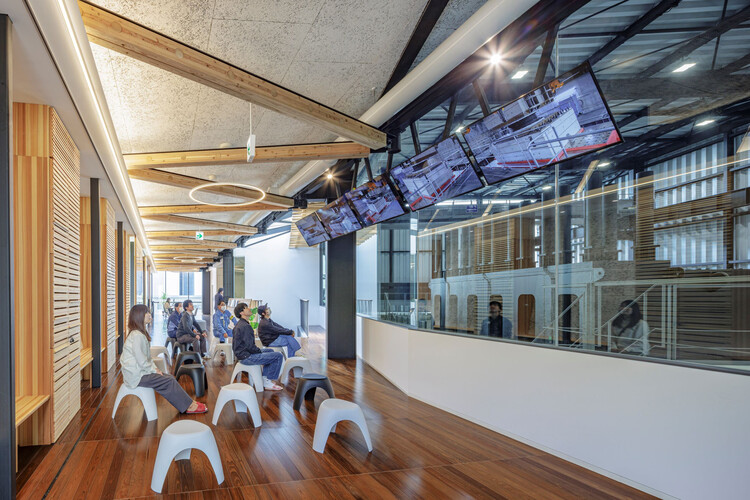 E-Isolations Testing and Research Facility / TAISEI DESIGN Planners Architects & Engineers - Interior Photography, Kitchen, Wood