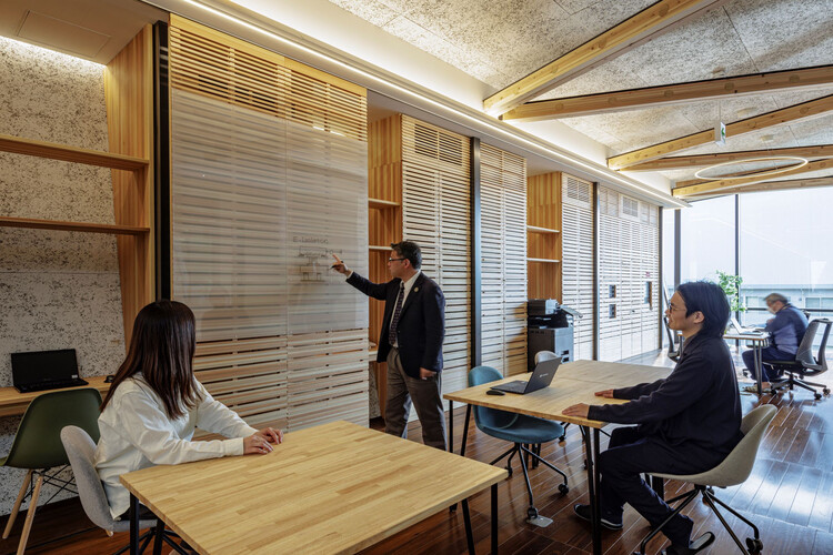 E-Isolations Testing and Research Facility / TAISEI DESIGN Planners Architects & Engineers - Interior Photography, Wood, Table, Chair