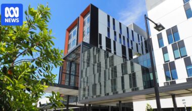 Whistleblowers say warnings about patient safety at Northern Beaches Hospital were ignored