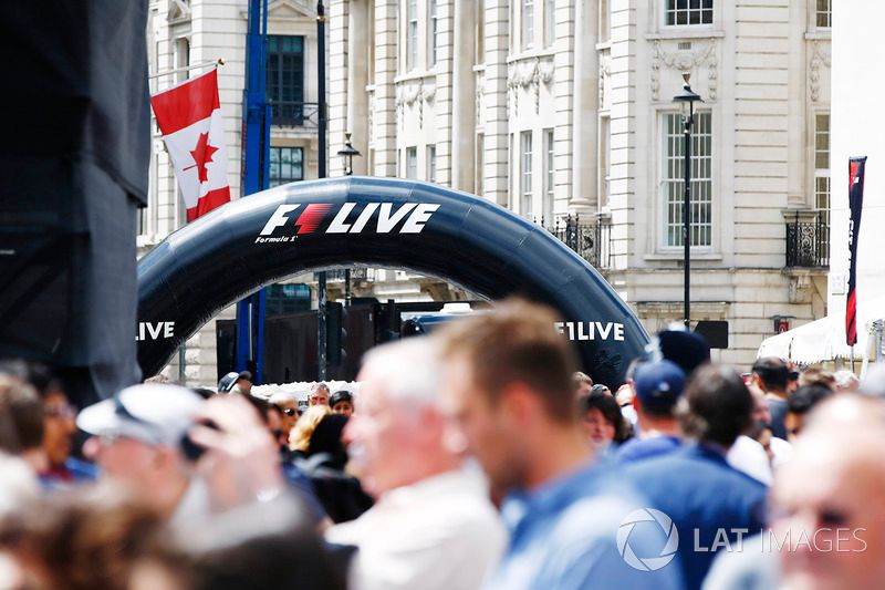 Fans gather in Trafalgar Square