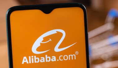 Which Chinese Internet Stock is a Better Bet?