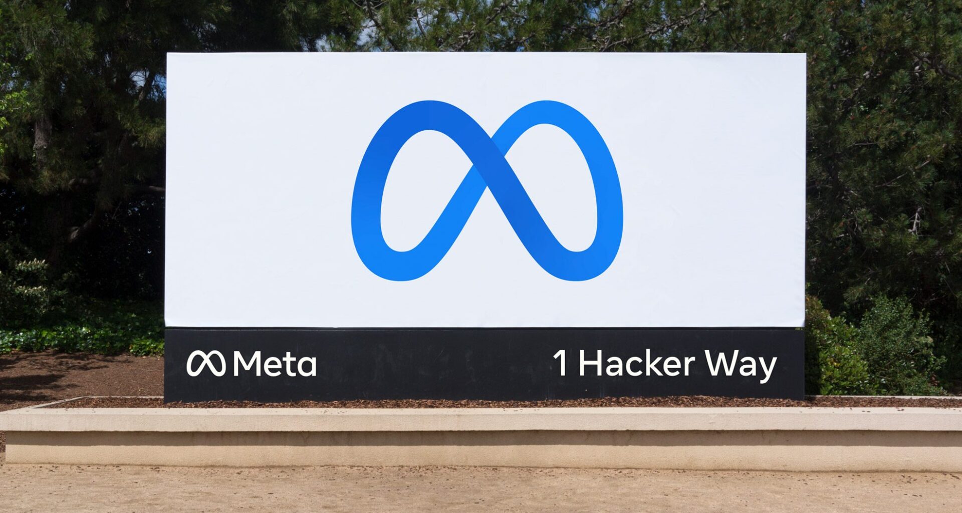 Meta's Next Headset is Reportedly Thin, Powerful & Uses a Puck-style Compute Unit, Coming in 2026
