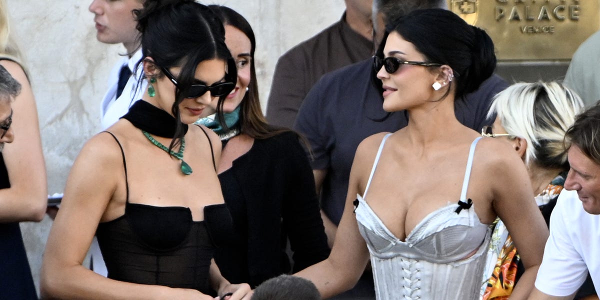 Kendall and Kylie Jenner Wear Contrasting Dresses to the Bezos Wedding