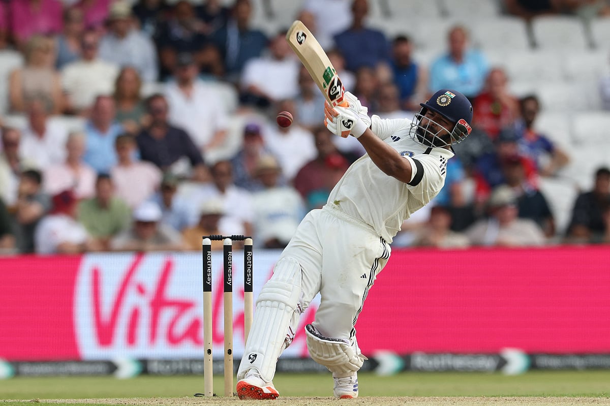 Knee shattered, body bruised, his condition was grim, Shastri recalls Pant's condition after car crash - Gulf News