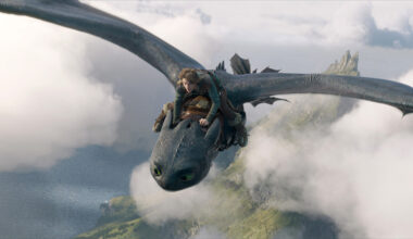 HOW TO TRAIN YOUR DRAGON, Mason Thames riding Toothless the Night Fury Dragon, 2025. © DreamWorks / © Universal Pictures / Courtesy Everett Collection