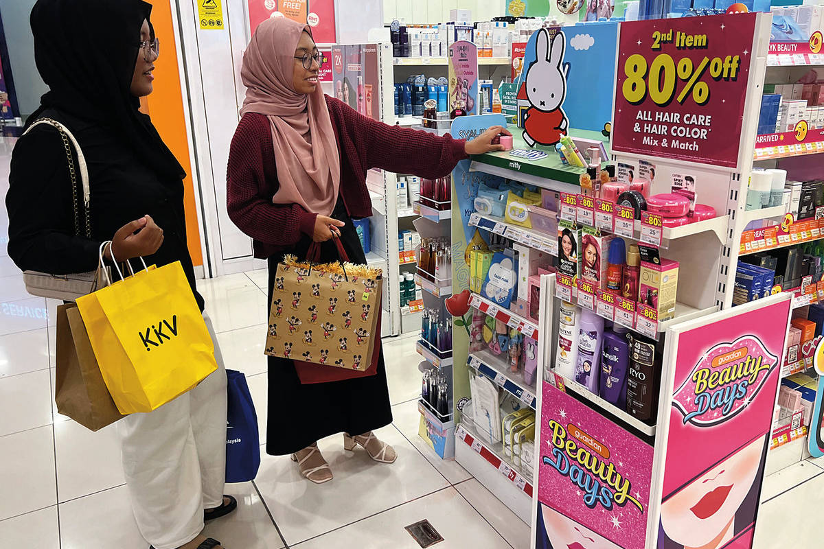 Malaysian Youths Overspend Due to Digital Triggers, Stress