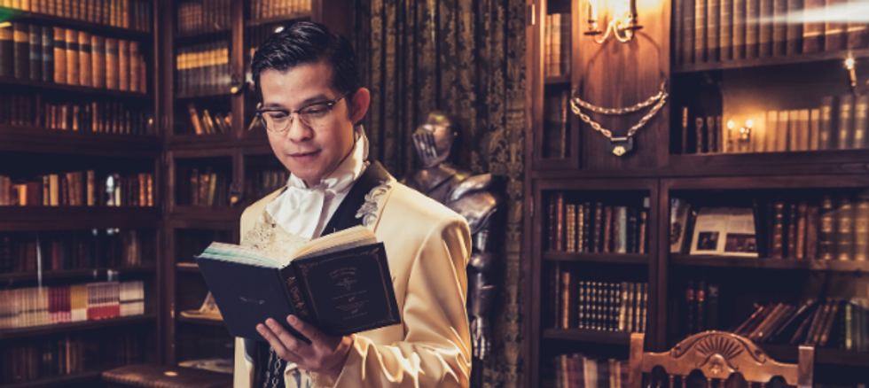 smart people, thoughtful people, intelligence, signs of intelligence, reading, books