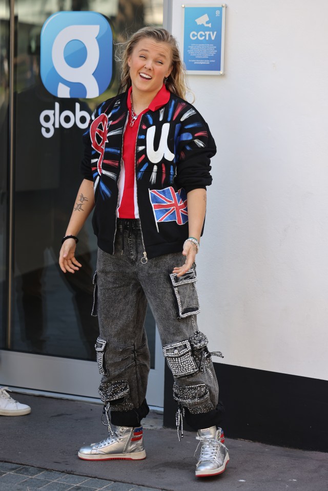 Jojo Siwa arriving at Capital Radio Studios.