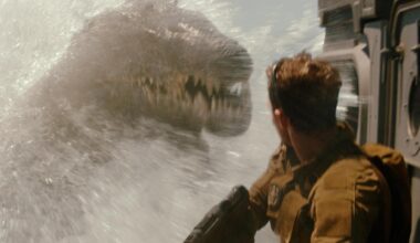 Mutadons Attack While Spinosaurus Finds Its Dinner In Gnarly New Trailer
