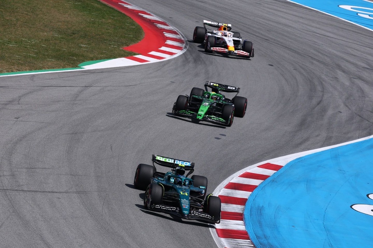 Aston Martin's F1 issue forcing Fernando Alonso to “invent” overtakes