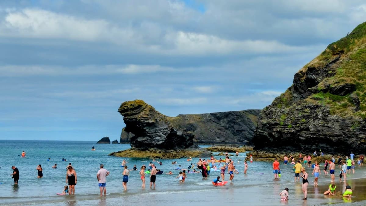 Heatwave possible across west Wales by the weekend