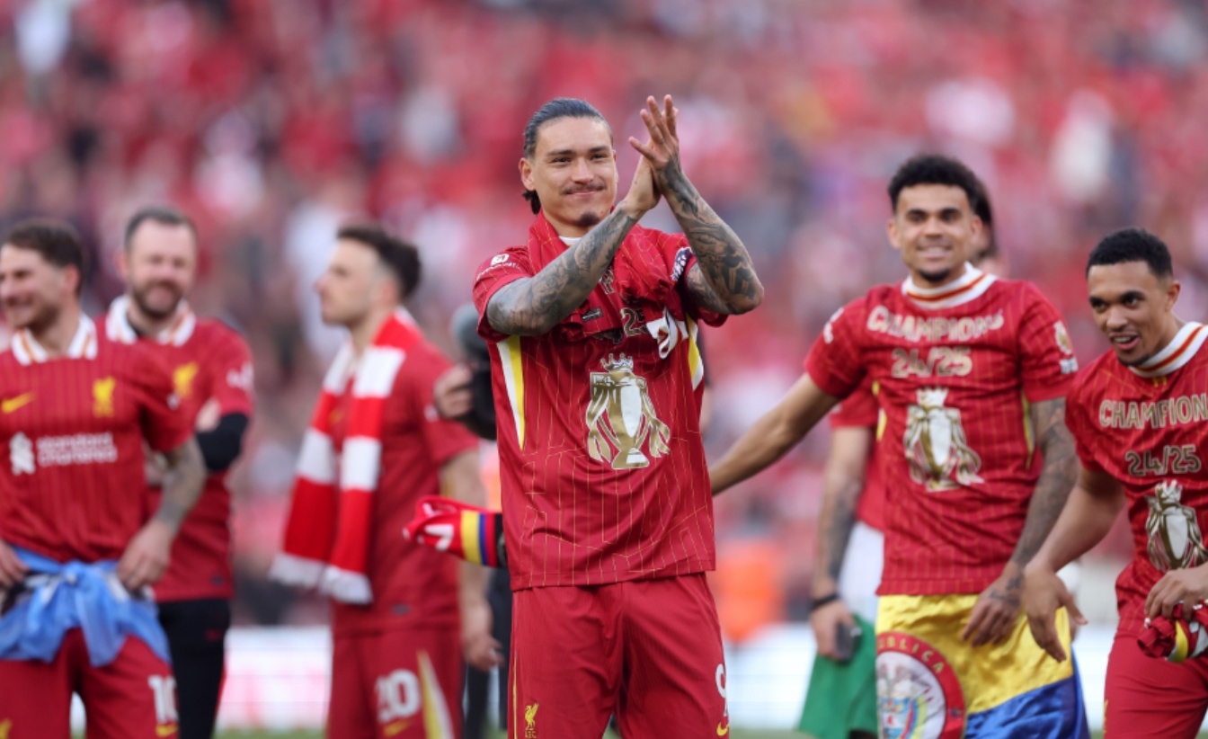 Napoli expected to turn away from Nunez as journalist backs new target