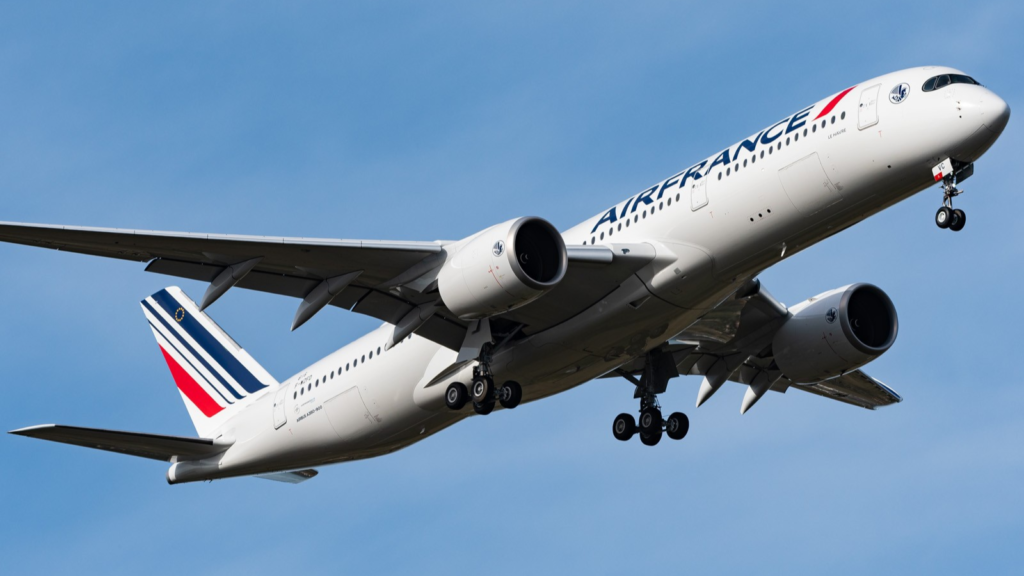 Air France A350 Pilots Denied Clearance by Chicago O'Hare, Flight Returns to Paris