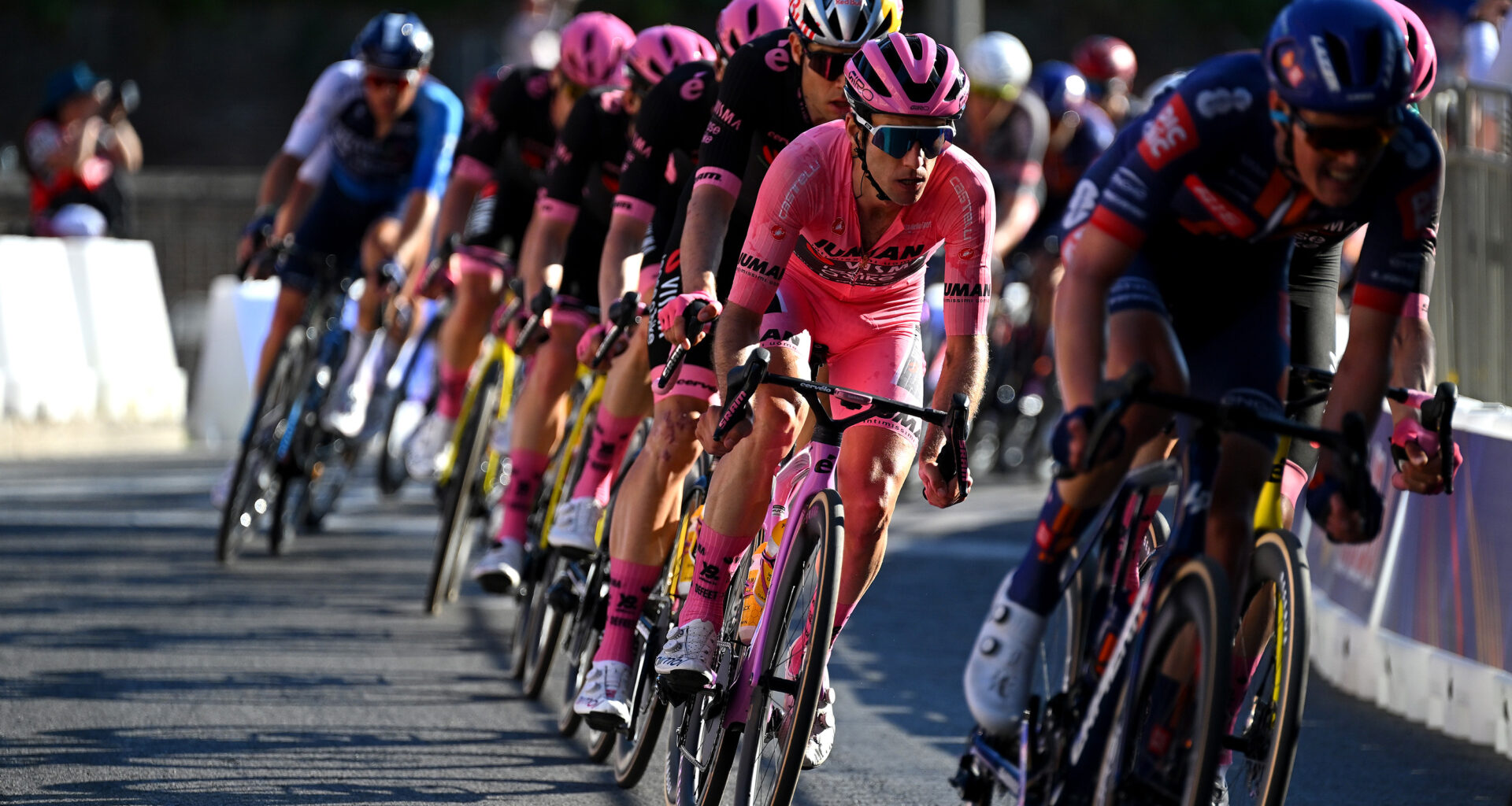 Simon Yates wins 2025 Giro d'Italia